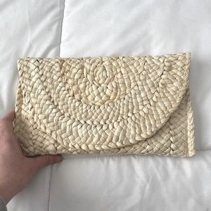 Straw clutch